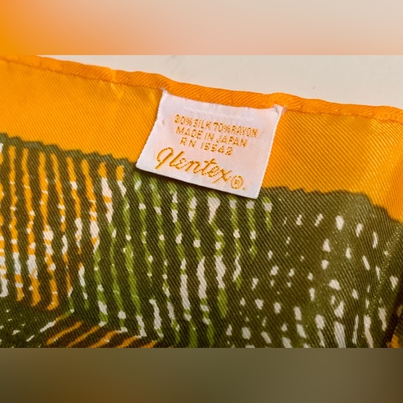 Vintage 1970s Glentex 42” x 14” 30% Silk 70% Rayon Artist Signed Scarf Wrap - Picture 15 of 15